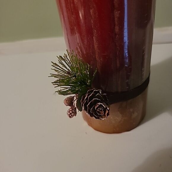 Holiday Candle  - Picture 2 of 5